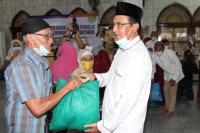 Fadel Muhammad Bagikan Paket Yimelu Untuk Warga Gorontalo di Jabotabek
