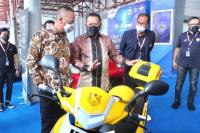 Kunjungi IIMS 2021 Bamsoet Perkenalkan Motor Listrik Produksi Lokal