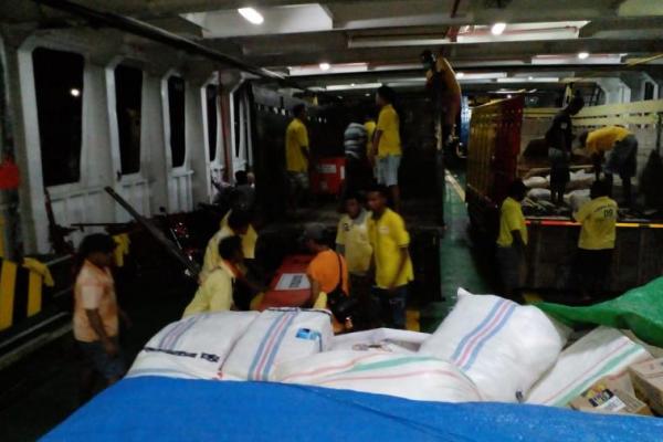ASDP Terus Mobilisasi Logistik untuk Korban Bencana NTT