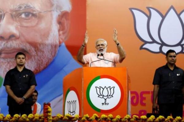 Kian Parah, Modi Minta Warganya Tingkatkan Upaya Perangi Covid-19