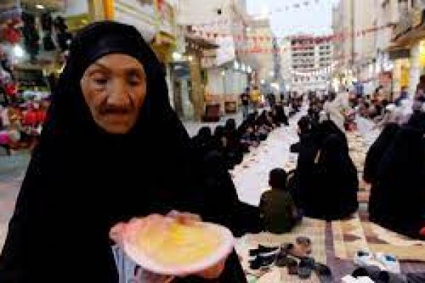 Relawan di Najaf, Irak Sediakan Buka Puasa Bagi Berbagai Kalangan