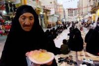 Relawan di Najaf, Irak Sediakan Buka Puasa Bagi Berbagai Kalangan