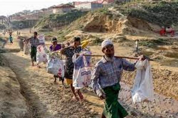 Turki Salurkan Bantuan Kepada Keluarga Rohingya di Bangladesh