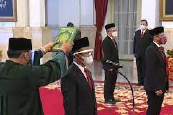 Jokowi Lantik Nadiem Sebagai Mendikbud-Ristek dan Bahlil Sebagai Menteri Investasi