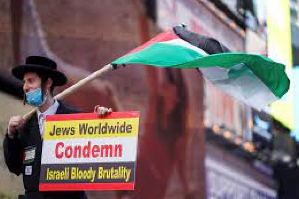 Ribuan Pengunjuk Rasa di Paris Tuntut " Bebaskan Palestina"