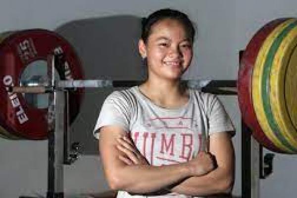 Windy Sabet Medali Emas Kejuaraan Dunia Angkat Besi Junior 2021