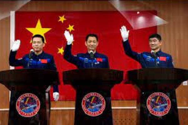 China Akan Kirim 3 Astronot ke Stasiun Luar Angkasa