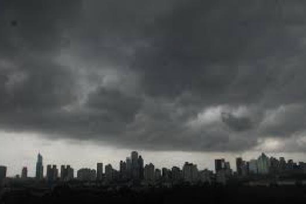 Sebagian Wilayah Indonesia Potensi Hujan Lebat