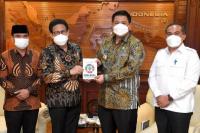 Gus Menteri Siap Bantu Kembangkan Desa-Desa di Samosir