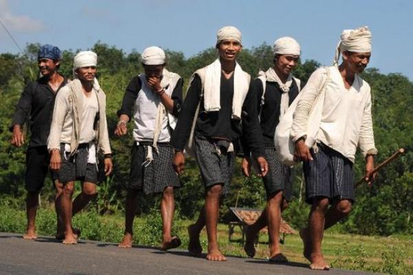 Warga Badui Razia Barang-Barang Bertentangan dengan Adat