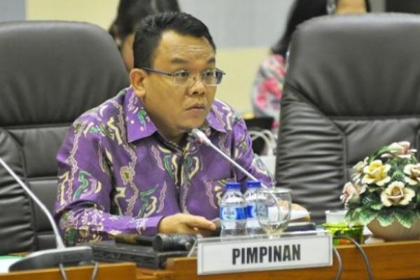 Vaksin Dijual di Kimia Farma, DPR: Bukannya Gratis?