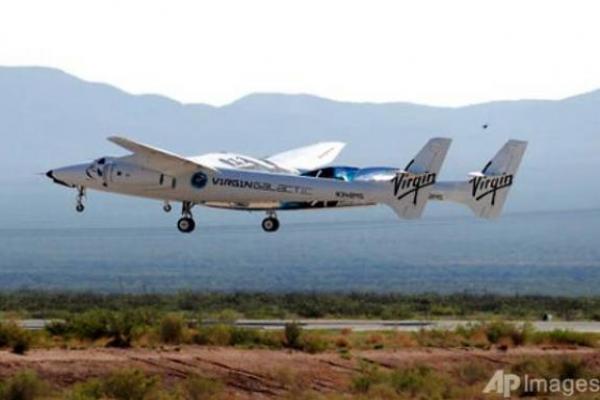 Luar Biasa, Miliarder Dunia Richard Branson Terbang ke Luar Angkasa