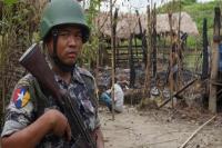 Pasukan Junta Mengamuk,  800 Warga Chin Myanmar Melarikan Diri