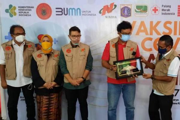 Empat Hari Vaksinasi Massal, IKA Unhas -  Nindya Karya Suntik 1.526 Orang