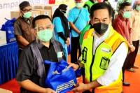 AP II Bantu 1000 Paket Multivitamin untuk Masyarakat yang Isoman