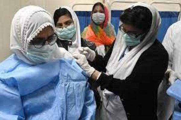 Diancam Hukuman, Pakistan Capai 1 Juta Vaksinasi Sehari