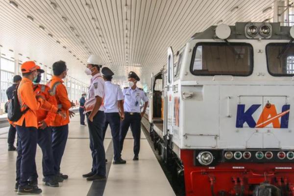 Uji Coba KA Bandara Yogyakarta Lancar