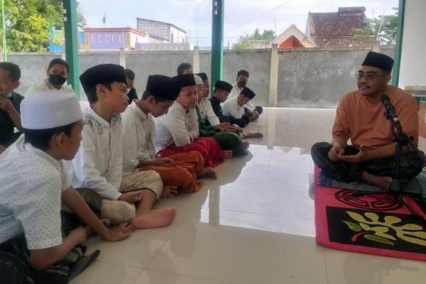 Pesan Gus Jazil ke Santri : Minta Doa ke Orang Tua