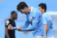 Resmi, Bek Manchester City Ini Perpanjang Kontrak Hingga 5 Tahun