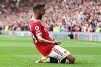MU Bantai Leeds, Fernandes Cetak hattrick 