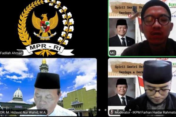 HNW Ingatkan Santri : Balas Fitnah Dengan Klarifikasi Sesuai  Etika Islam