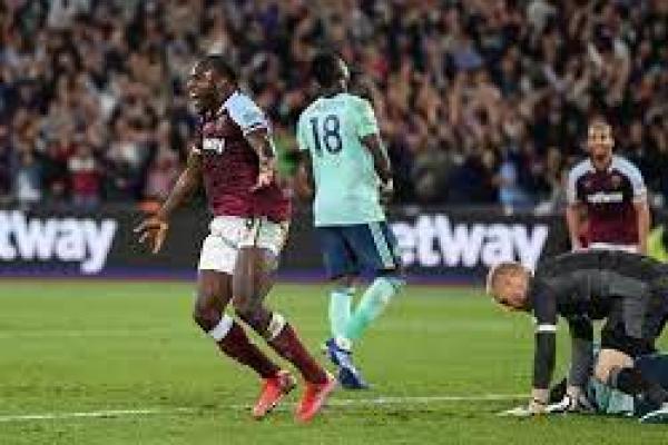 West Ham Cukur Leicester 4-1