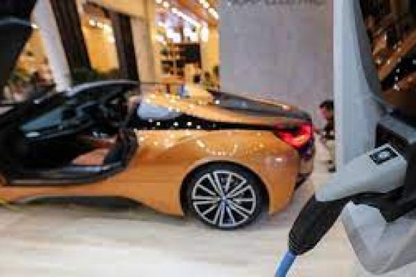 Pemerintah Komitmen Kembangkan Mobil Listrik