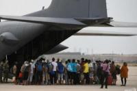 Warga Afghanistan Bergegas Melarikan Diri dari Kekuasaan Taliban