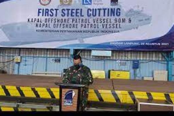 Kemenhan Pesan Dua Kapal Perang