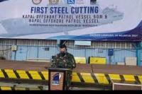 Kemenhan Pesan Dua Kapal Perang