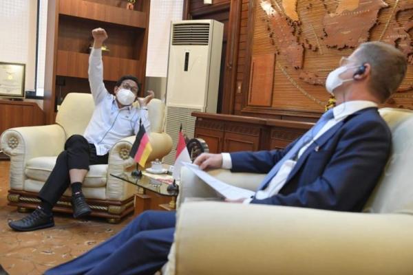 Menteri Desa Gandeng Bank Jerman Kembangkan BUMDes
