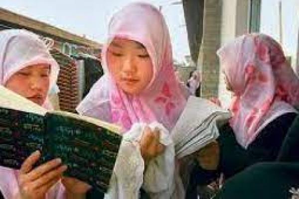 Perawat Muslimah Diizinkan Kenakan Jilbab di Singapura