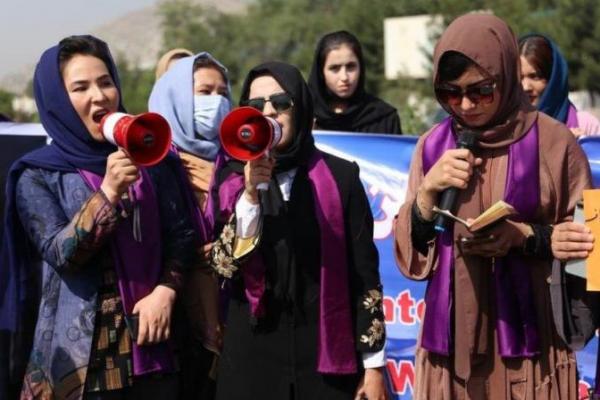 Sekelompok Wanita Kabul Unjuk Rasa Menuntut Hak