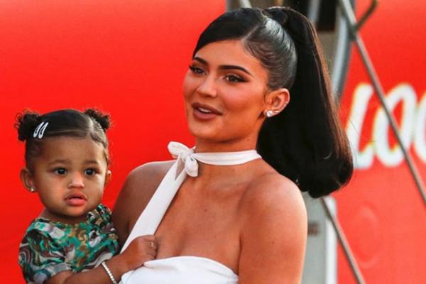Aktris Kylie Jenner Hamil Anak Kedua