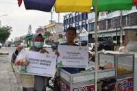 Inisiatif Zakat Indonesia Borong Jualan Pedagang Kali Lima