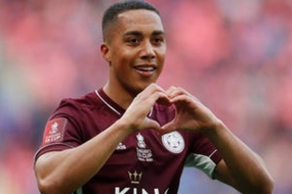 Gantikan Paul Pogba, MU Bidik Gelandang Leicester City