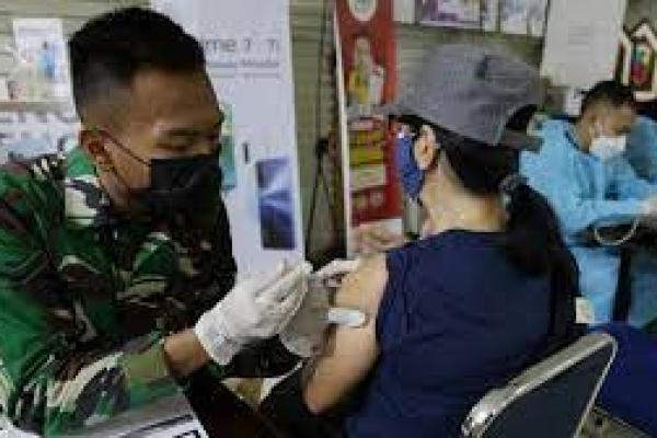 TNI Kirim 81 Nakes Bantu Vaksinasi di Papua