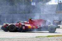 Carlos Sainz Crash Dan Hamilton Juarai Sesi Latihan