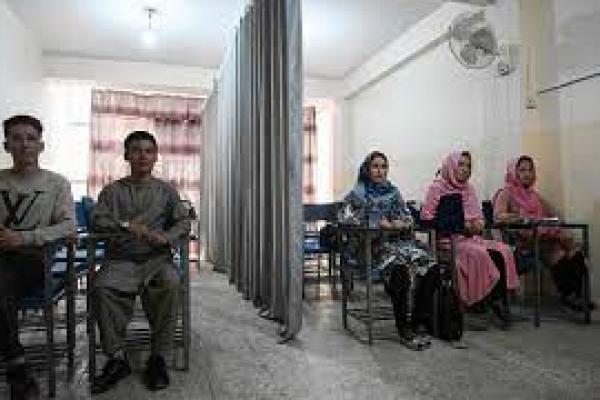 Perempuan Afghanistan Di Izinkan Belajar Sesuai Syariat 