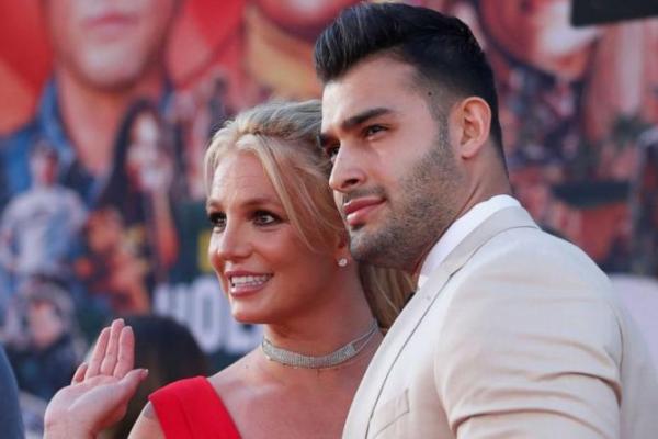 Penyanyi Britney Spears Umumkan Lamaran Sang Kekasih