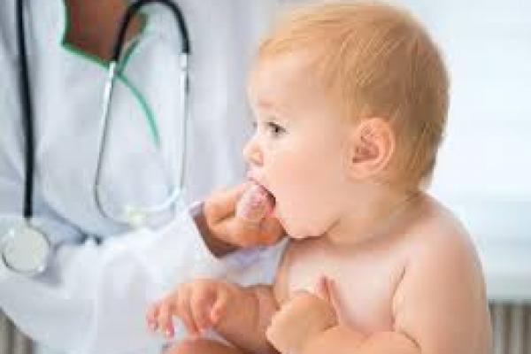 Bingung Merawat Gigi Bayi yang Baru Tumbuh? Ini Caranya