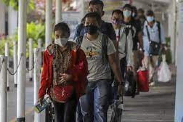 Luhut Apresiasi Kinerja Gubernur Kepri Tangani Pekerja Migran 
