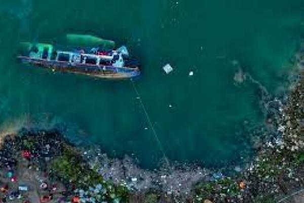 Kecelakaan kapal tewaskan sembilan penumpang saat liburan musim gugur