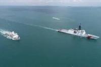Bakamla Latihan Bersama Dengan Kapal Coast Guard AS di Selat Singapura