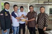 Tidak Punya Dana, Warga Solok Donasikan  Rp18 Juta Untuk Atlet ke PON Papua
