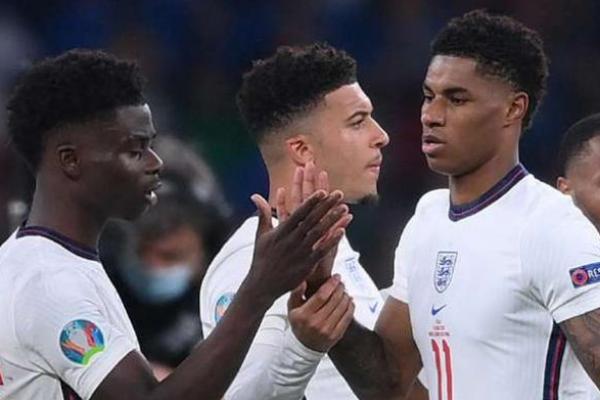 Atletico Madrid Bidik Bukayo Saka Gantikan Saul Niguez