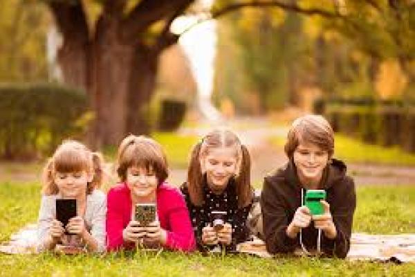 Facebook Tangguhkan Proyek "Instagram Kids"