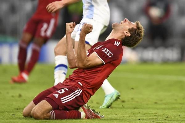 Bermain Dominan, Bayern Kalahkan Dynamo Kiev 5-0