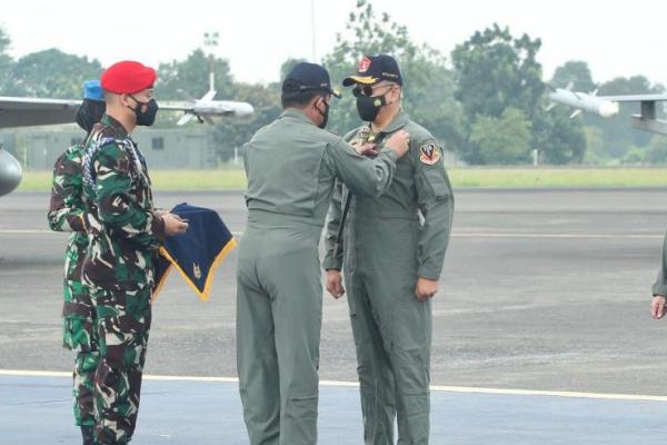 Bamsoet Terima Brevet dan Wing Kehormatan Penerbang Kelas 1 TNI-AU