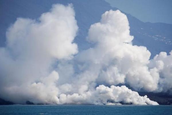 Bandara La Palma ditutup Akibat Letusan Gunung Cumbre Vieja